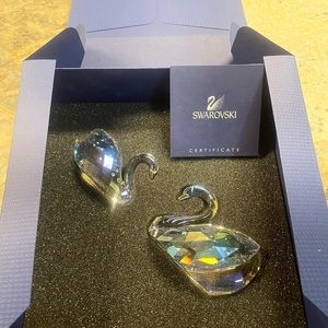Swarovski swans cake topper, wedding gift Mib Complete